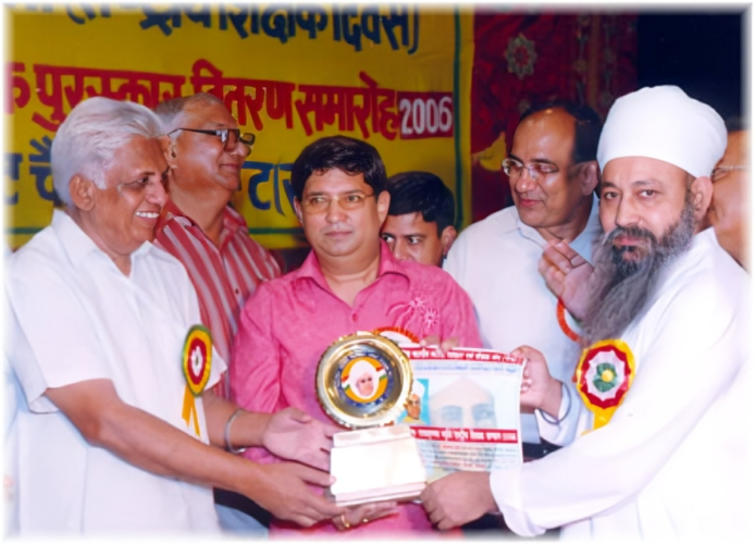 Dr. Davinder Singh receives the Dr S Radhakrishnan Memorial National Teachers Award on Teachers’ Day