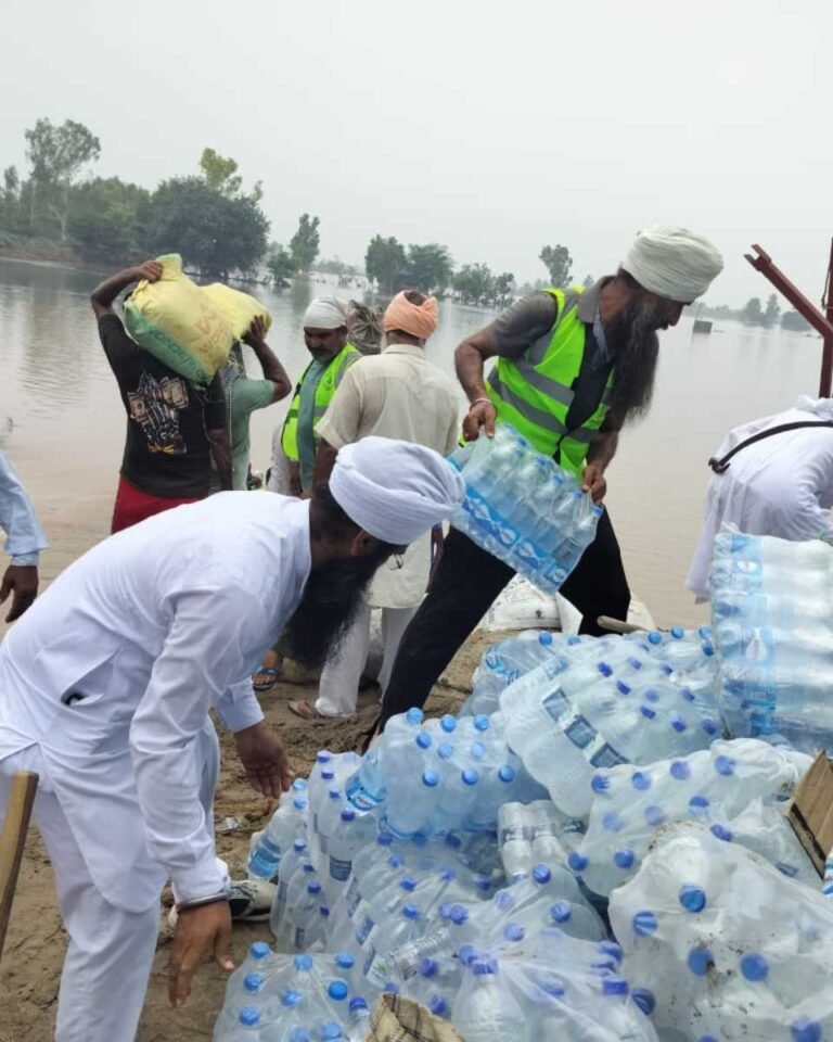 Punjab Flood Baru Sahib team water sewa